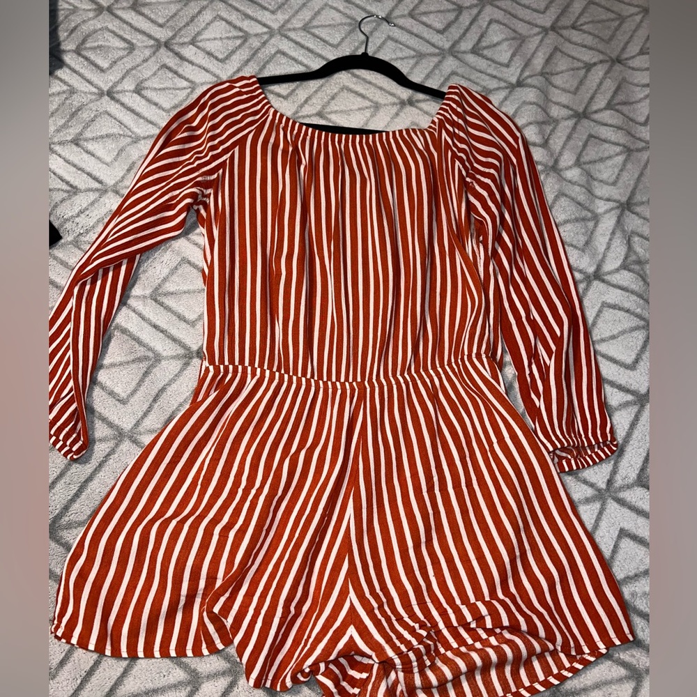 Orange and White Rompet